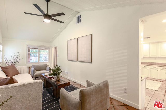 927 Pine Grove Avenue, Los Angeles, CA 90042