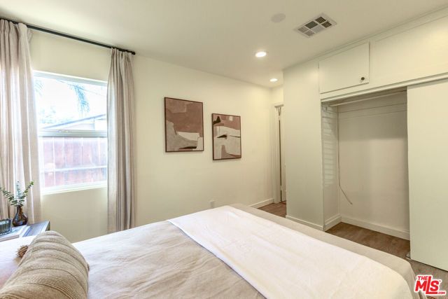 927 Pine Grove Avenue, Los Angeles, CA 90042