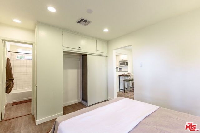 927 Pine Grove Avenue, Los Angeles, CA 90042