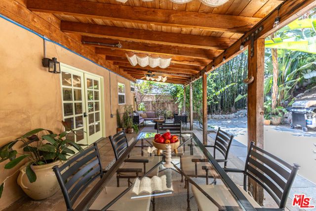 927 Pine Grove Avenue, Los Angeles, CA 90042