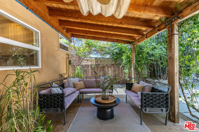 927 Pine Grove Avenue, Los Angeles, CA 90042