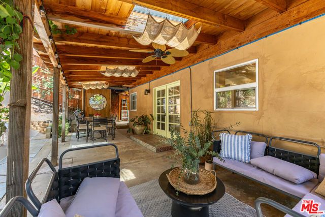 927 Pine Grove Avenue, Los Angeles, CA 90042