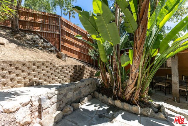 927 Pine Grove Avenue, Los Angeles, CA 90042