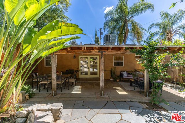 927 Pine Grove Avenue, Los Angeles, CA 90042