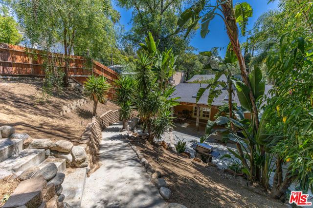 927 Pine Grove Avenue, Los Angeles, CA 90042