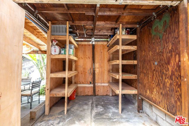 927 Pine Grove Avenue, Los Angeles, CA 90042