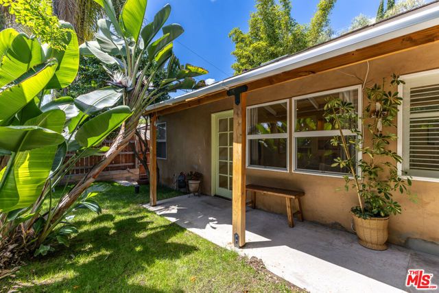 927 Pine Grove Avenue, Los Angeles, CA 90042