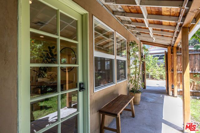 927 Pine Grove Avenue, Los Angeles, CA 90042