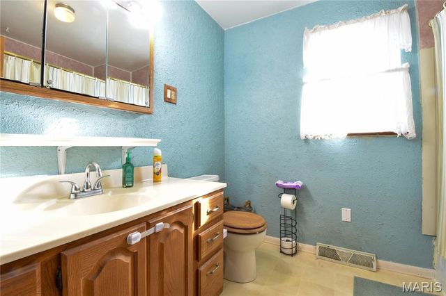 927 W Corbin Street, Bethalto, IL 62010