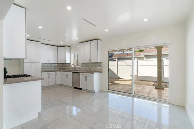 6015 Laurelgrove, North Hollywood, CA 91606