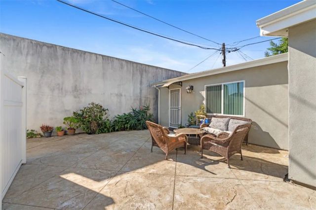 6015 Laurelgrove, North Hollywood, CA 91606