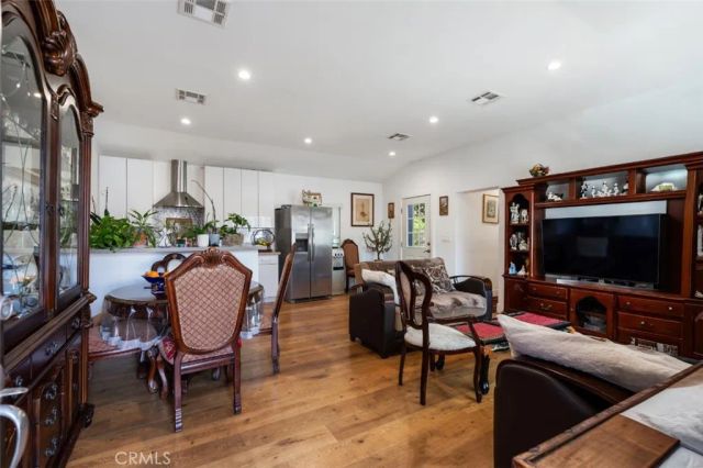 6015 Laurelgrove, North Hollywood, CA 91606