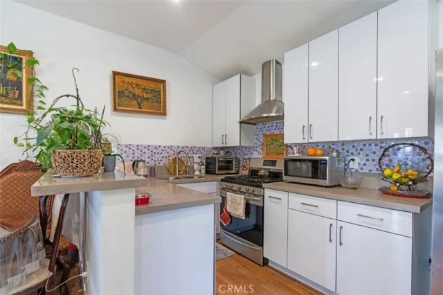 6015 Laurelgrove, North Hollywood, CA 91606