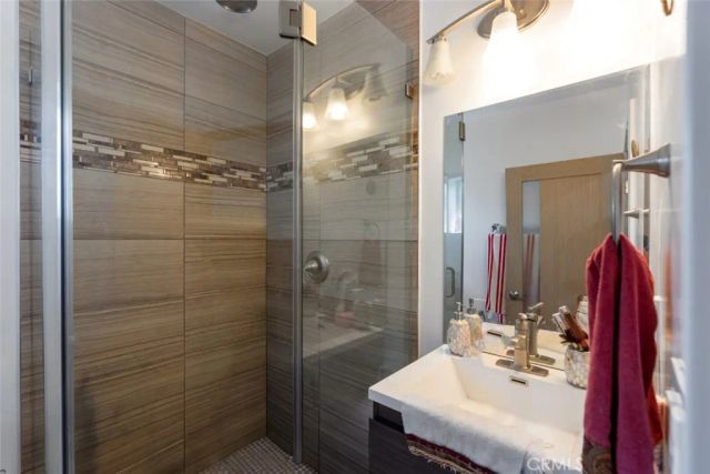 6015 Laurelgrove, North Hollywood, CA 91606