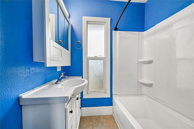 900 Central Avenue, Marion, IA 52302