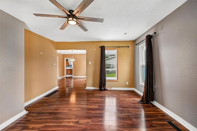 900 Central Avenue, Marion, IA 52302