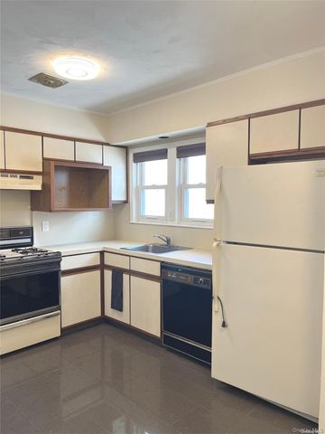 307 Magnolia Boulevard Upper, Long Beach, NY 11561