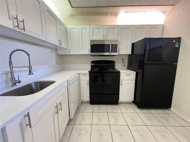 3252 Foxcroft Road 104, Miramar, FL 33025