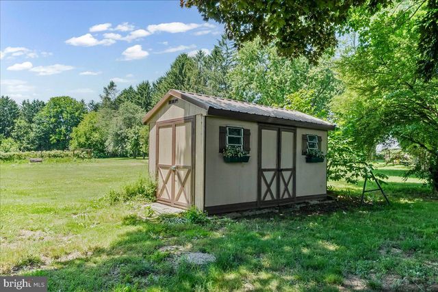 241 CHURCH ST, Cochranville, PA 19330