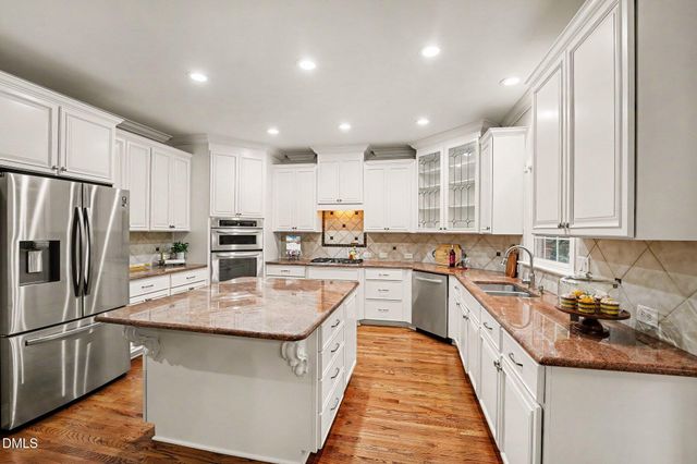 1905 Falls Farm Crsg Crossing, Raleigh, NC 27614
