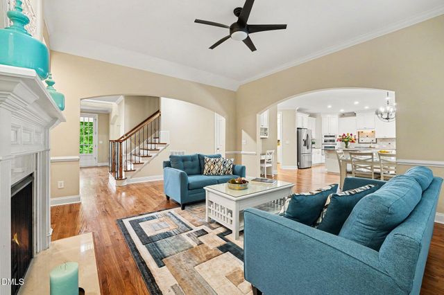 1905 Falls Farm Crsg Crossing, Raleigh, NC 27614