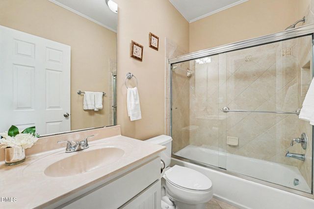 1905 Falls Farm Crsg Crossing, Raleigh, NC 27614