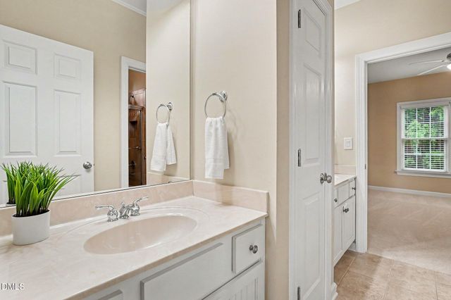 1905 Falls Farm Crsg Crossing, Raleigh, NC 27614