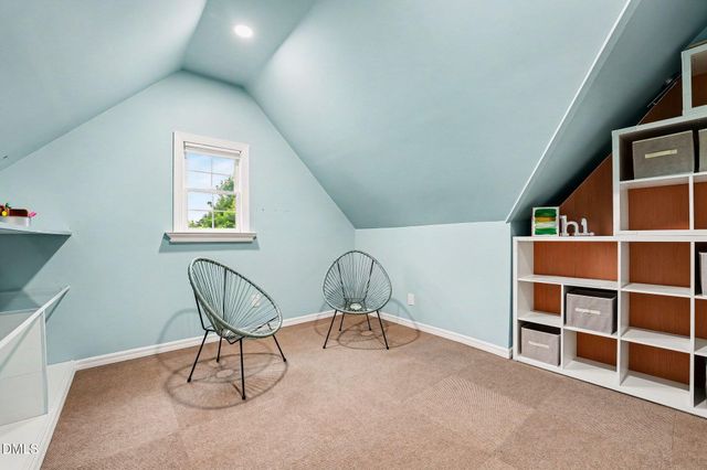 1905 Falls Farm Crsg Crossing, Raleigh, NC 27614