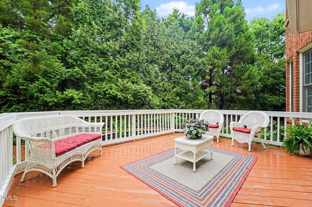 1905 Falls Farm Crsg Crossing, Raleigh, NC 27614