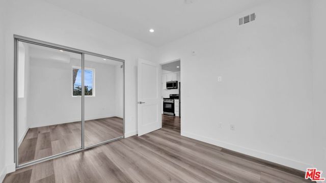 667 N Wilton Place 405, Los Angeles, CA 90004