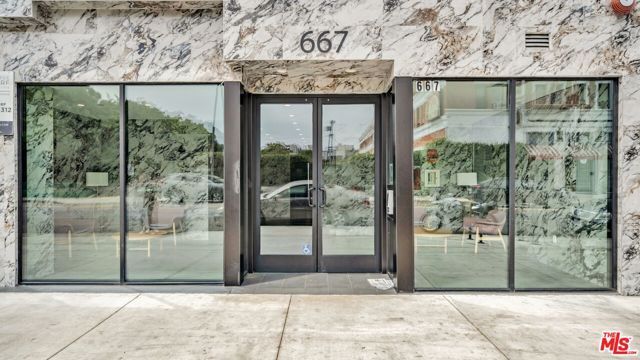 667 N Wilton Place 405, Los Angeles, CA 90004