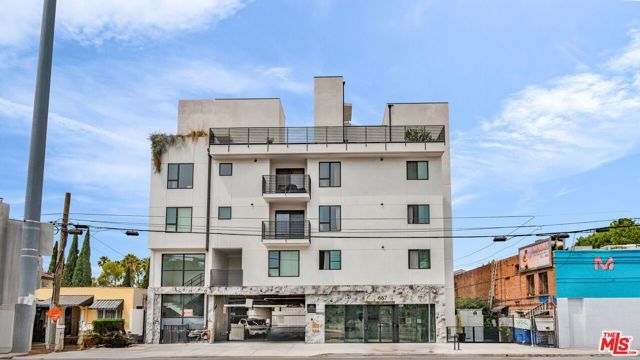 667 N Wilton Place 405, Los Angeles, CA 90004