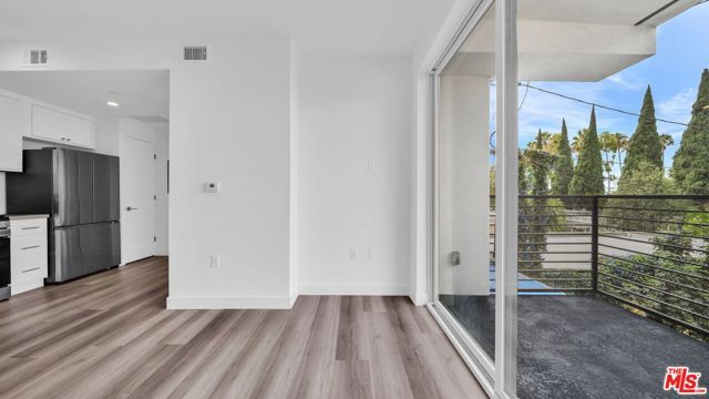 667 N Wilton Place 405, Los Angeles, CA 90004