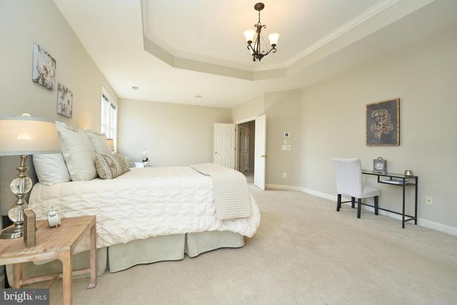 3504 FINISH LINE DR, Gainesville, VA 20155