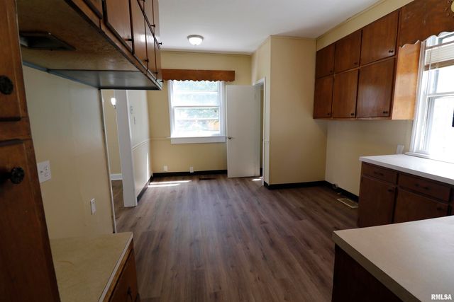 1918 W CLARKE Avenue, West Peoria, IL 61604