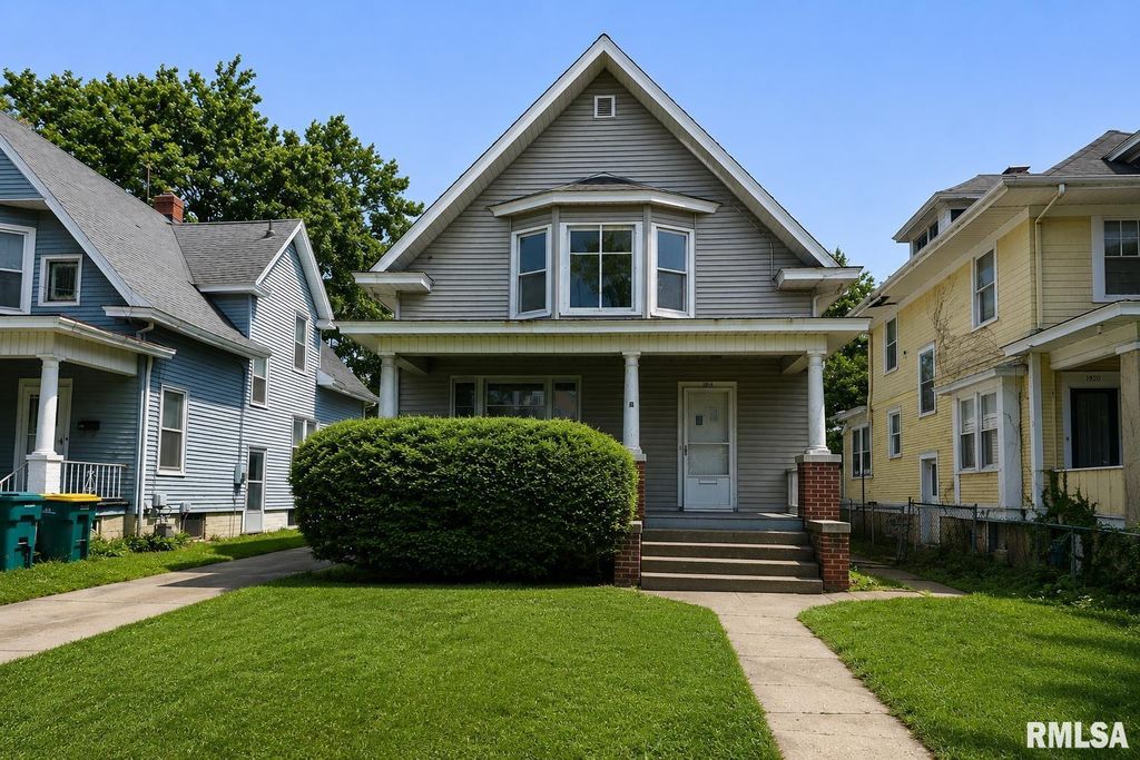 1918 W CLARKE Avenue, West Peoria, IL 61604
