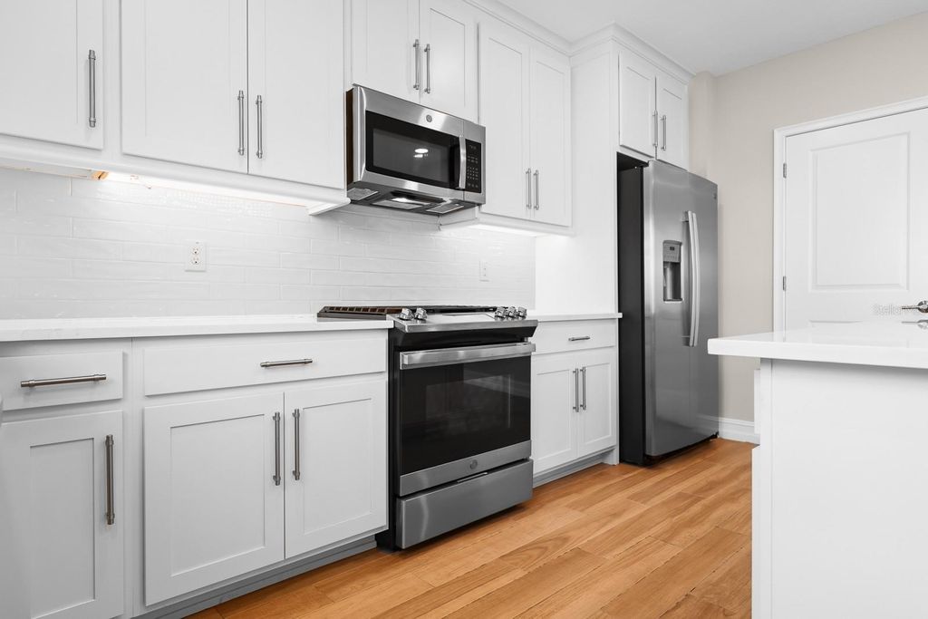 Image 12 of property listing at 5351 BRIDGE STREET 16, Tampa, FL 33611