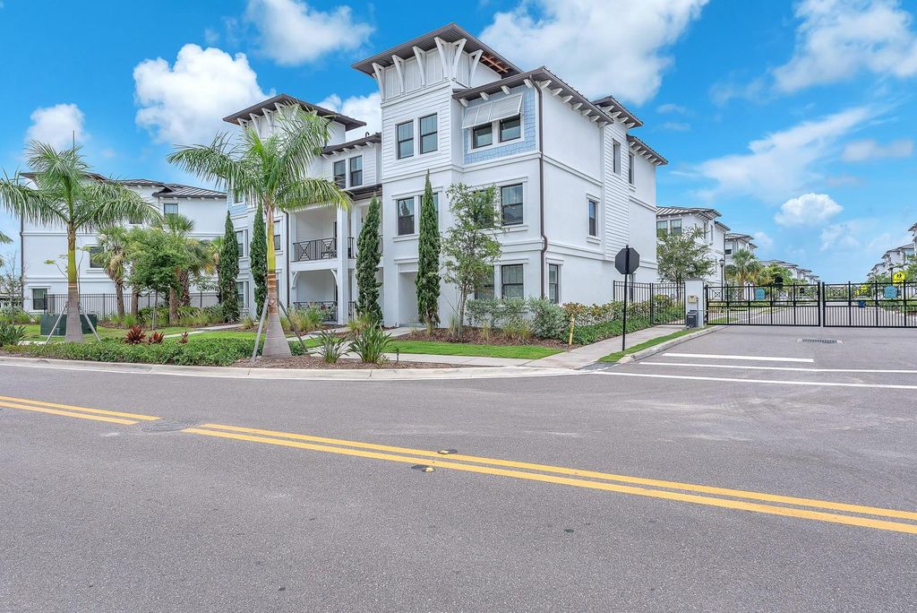 Image 35 of property listing at 5351 BRIDGE STREET 16, Tampa, FL 33611
