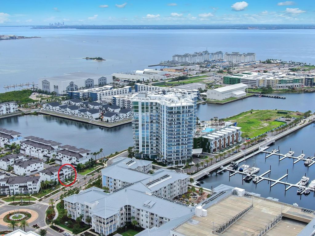 Image 40 of property listing at 5351 BRIDGE STREET 16, Tampa, FL 33611