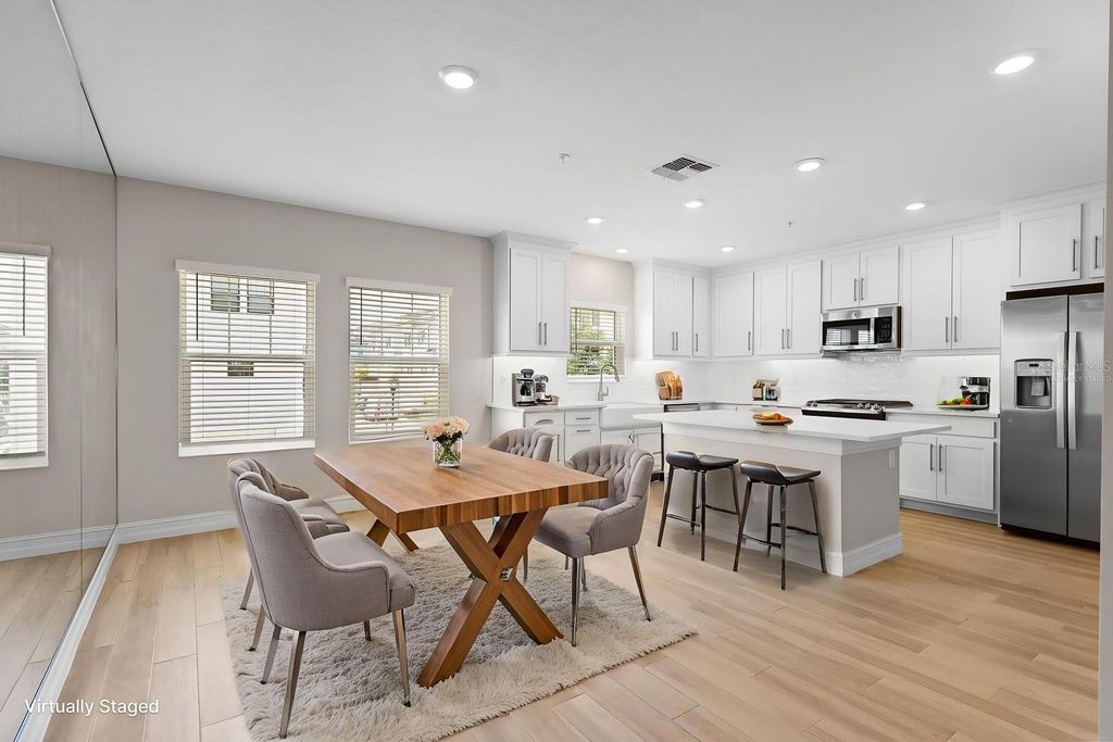 Image 8 of property listing at 5351 BRIDGE STREET 16, Tampa, FL 33611
