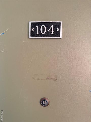 1249 Island Drive 104, Ann Arbor, MI 48105
