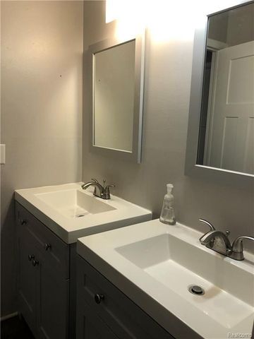 1249 Island Drive 104, Ann Arbor, MI 48105