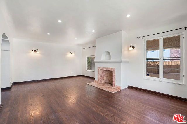 8230 Blackburn Avenue, Los Angeles, CA 90048