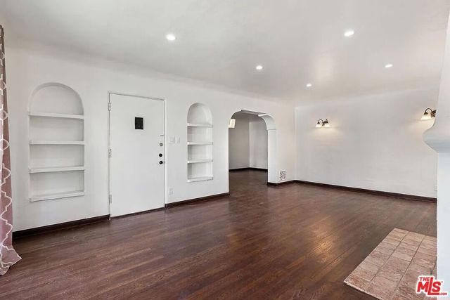 8230 Blackburn Avenue, Los Angeles, CA 90048