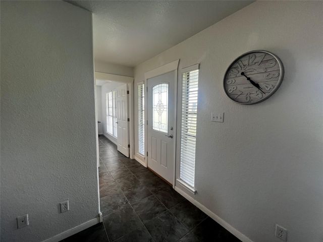 1100 Swiss Alp Hills Loop, Schulenburg, TX 78956