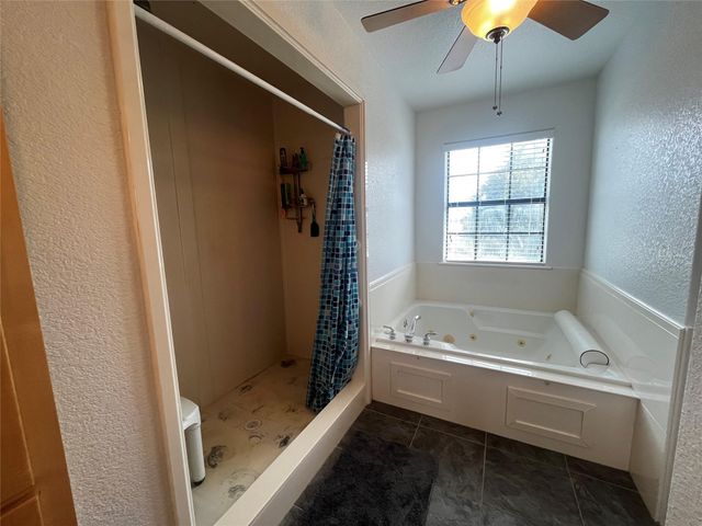 1100 Swiss Alp Hills Loop, Schulenburg, TX 78956