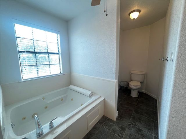 1100 Swiss Alp Hills Loop, Schulenburg, TX 78956