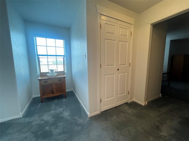 1100 Swiss Alp Hills Loop, Schulenburg, TX 78956