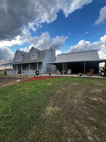 1100 Swiss Alp Hills Loop, Schulenburg, TX 78956