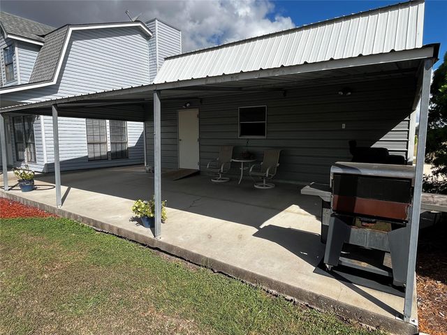 1100 Swiss Alp Hills Loop, Schulenburg, TX 78956